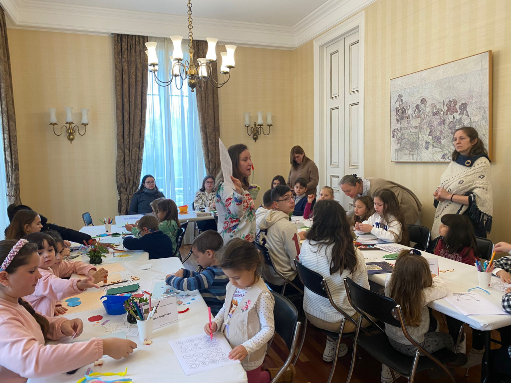 Sarbatoarea Martisorului in Portugalia Ateliere de creatie pentru copii 