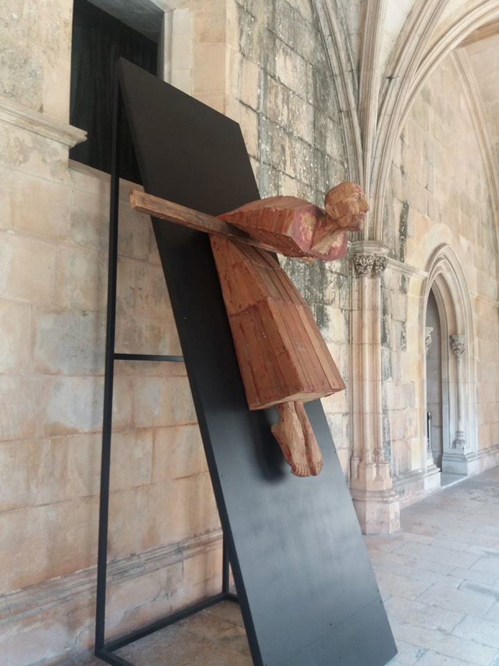 Expozitia  Sacrificiu a sculptorului Mircea Roman prelungita pana la data de 3 februarie 2019 la Manastirea Batalha