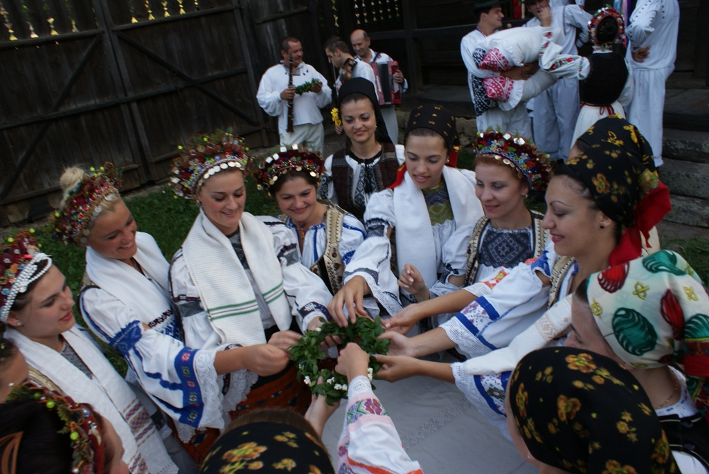 Ansamblul folcloric Somesul-Napoca prezent la doua festivaluri internationale de folclor in SUA