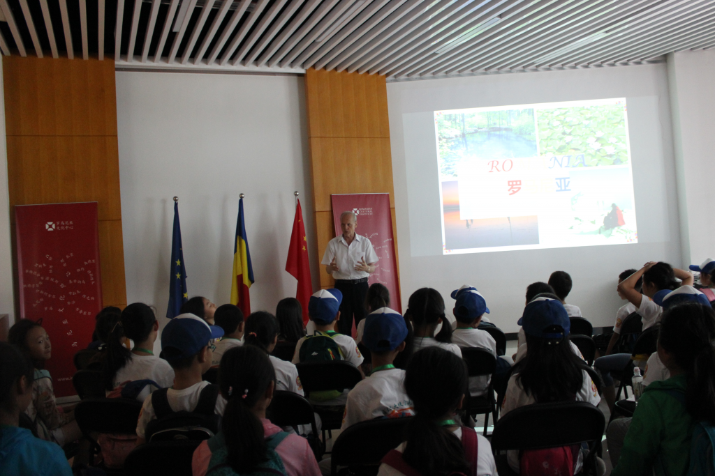 Romania prezentata tinerilor elevi, la ICR Beijing